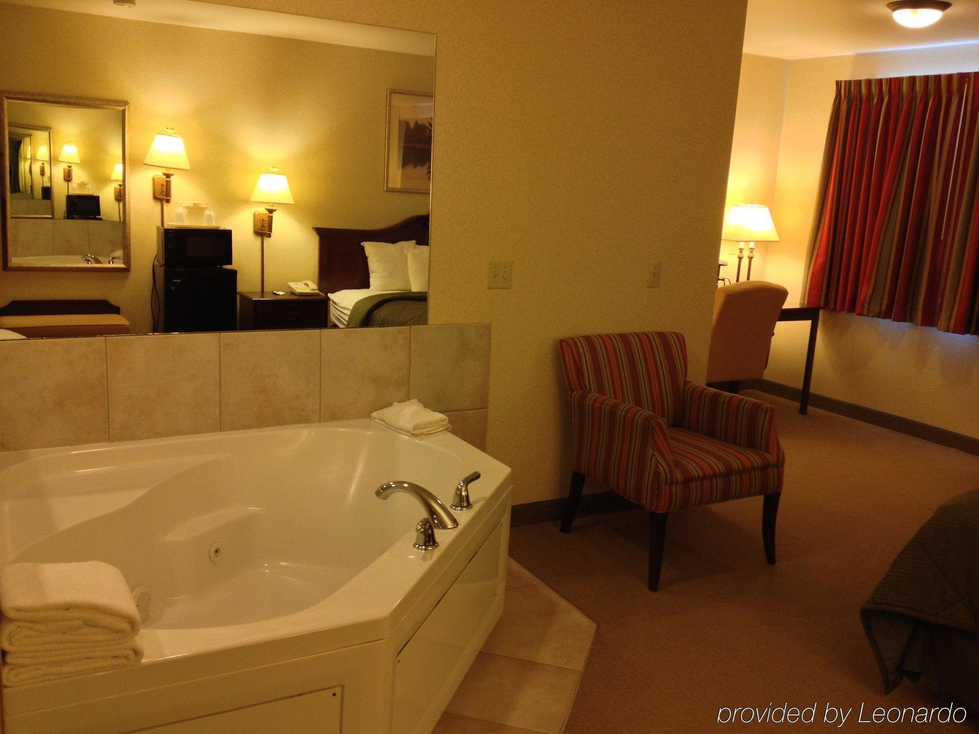 Boarders Inn & Suites By Cobblestone Hotels - Shawano Kültér fotó