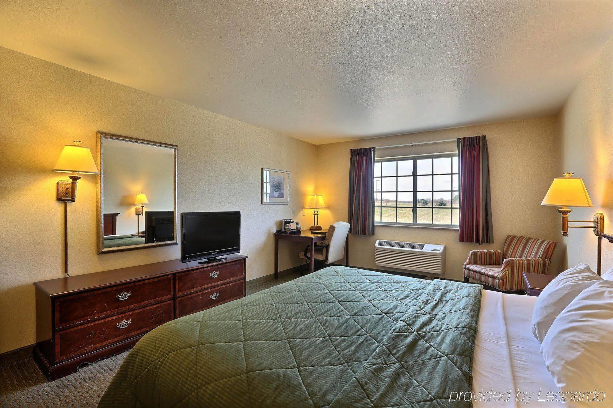 Boarders Inn & Suites By Cobblestone Hotels - Shawano Kültér fotó