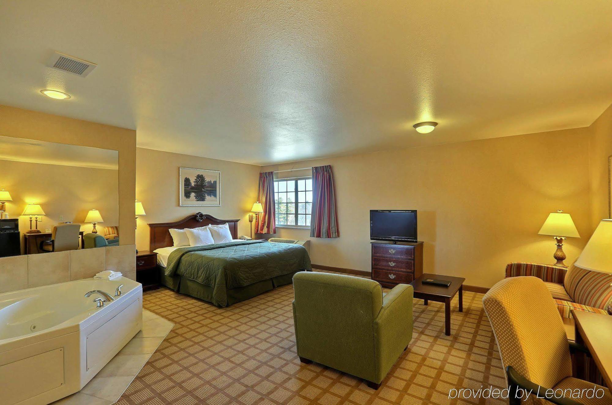 Boarders Inn & Suites By Cobblestone Hotels - Shawano Kültér fotó