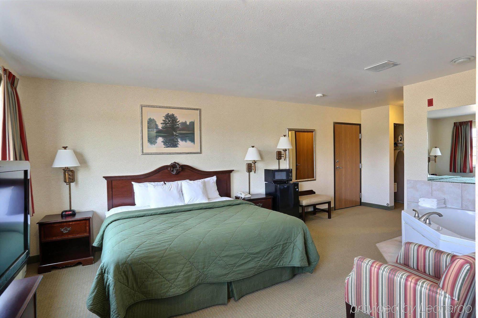Boarders Inn & Suites By Cobblestone Hotels - Shawano Kültér fotó