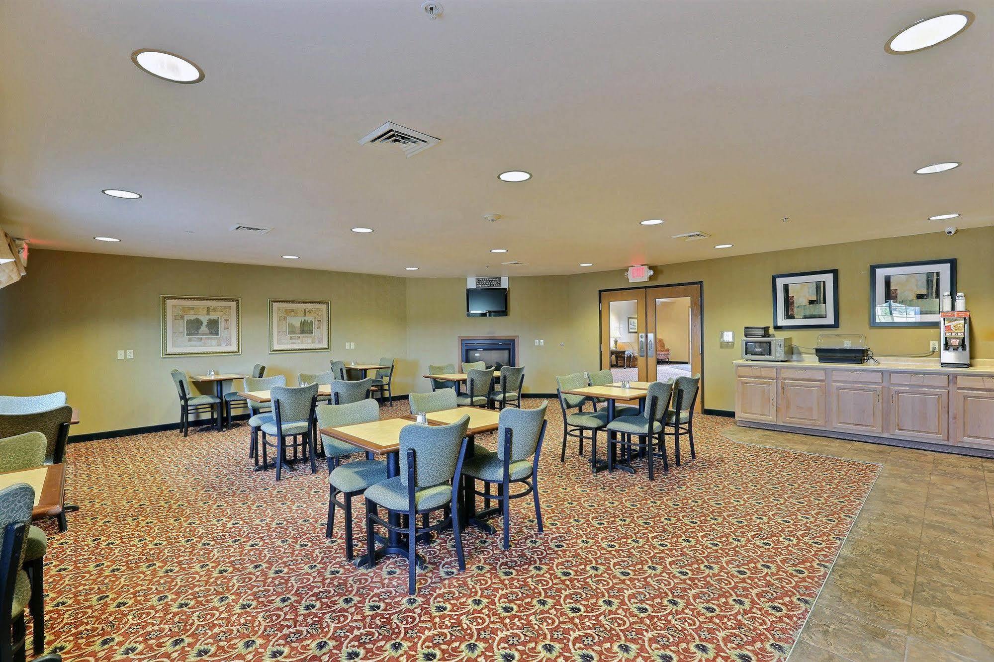 Boarders Inn & Suites By Cobblestone Hotels - Shawano Kültér fotó