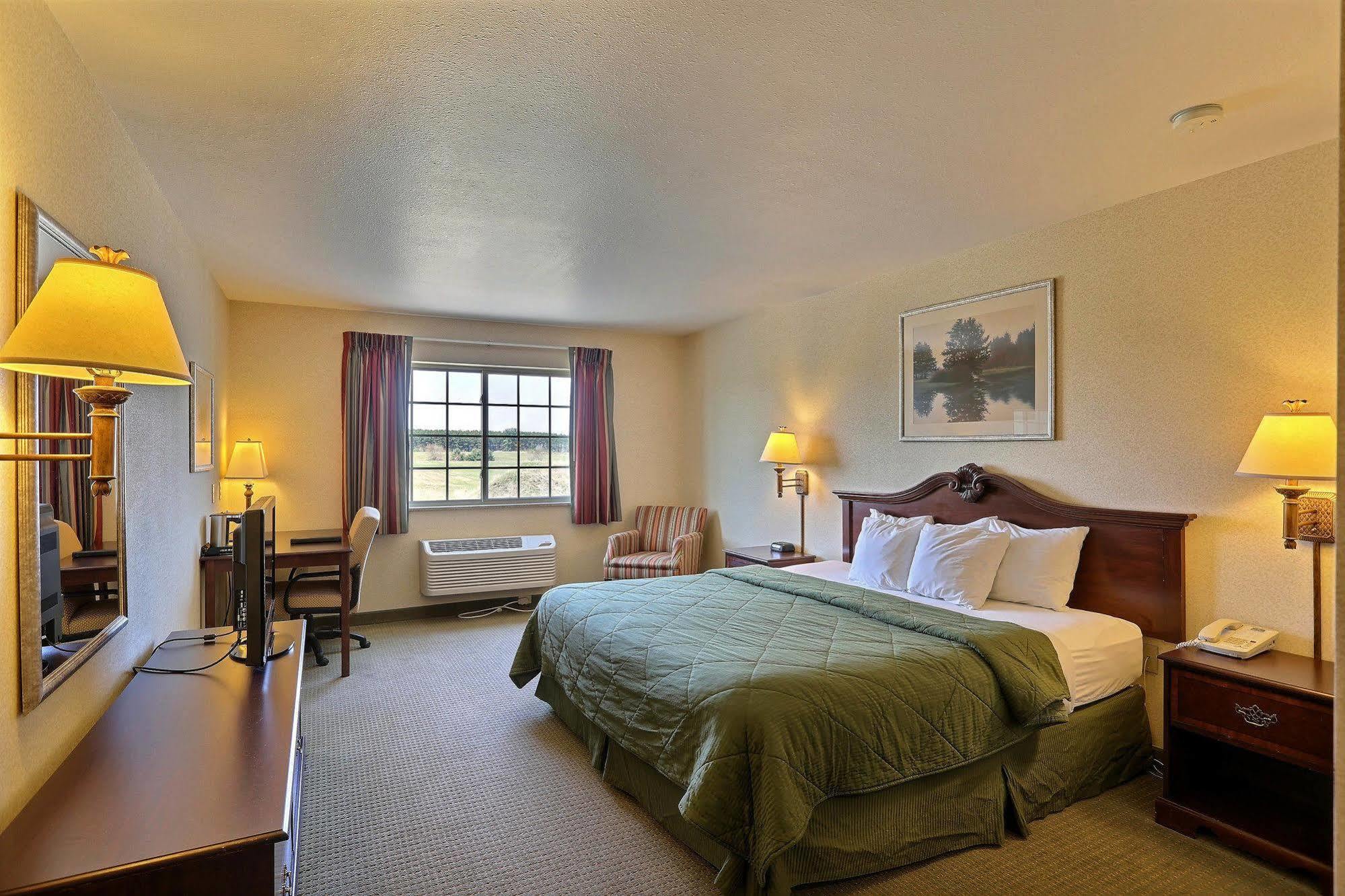Boarders Inn & Suites By Cobblestone Hotels - Shawano Kültér fotó